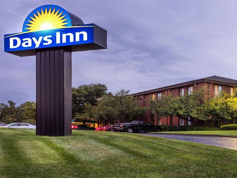 Days Inn By Wyndham Westminster Dış mekan fotoğraf
