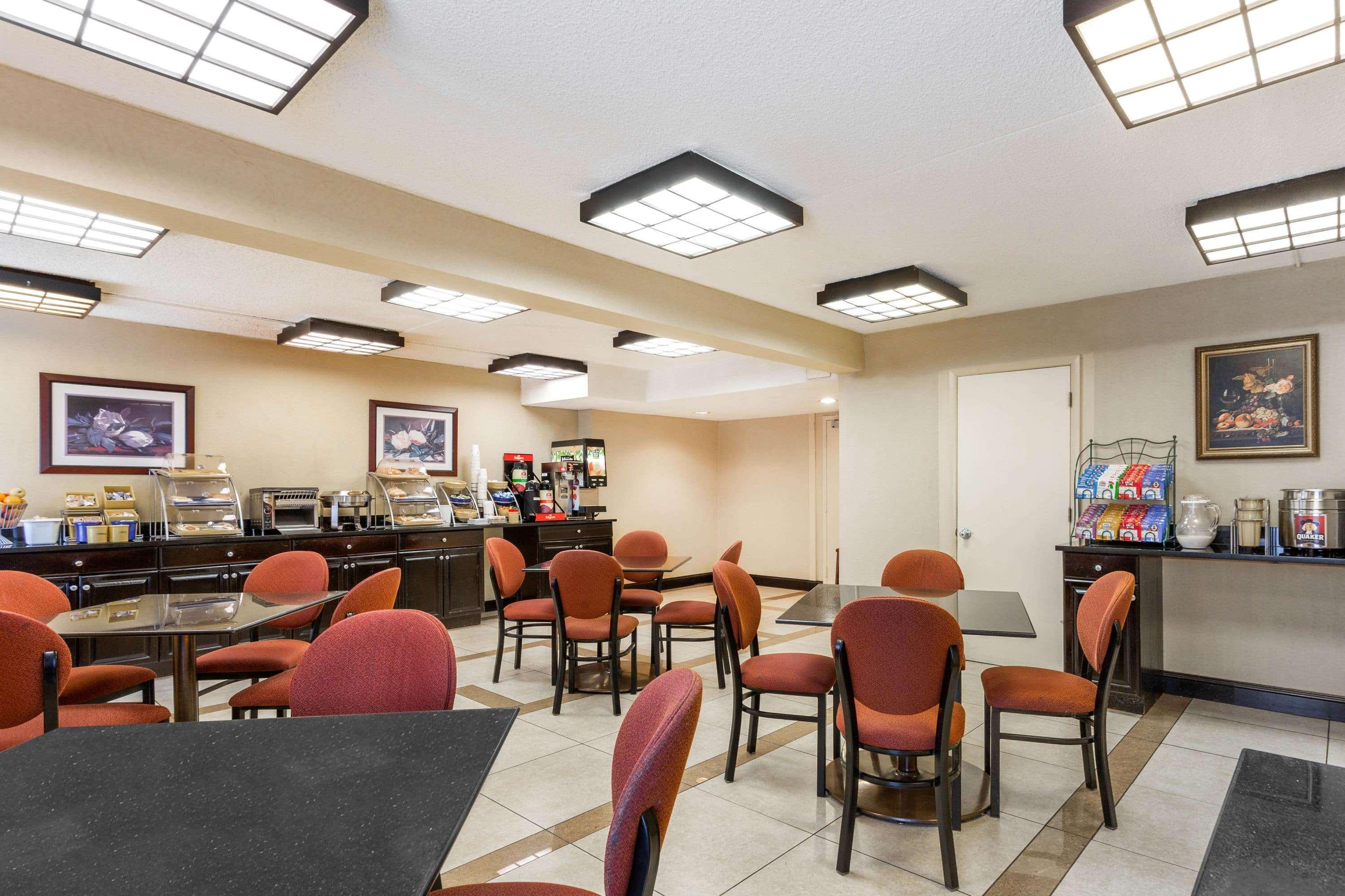 Days Inn By Wyndham Westminster Dış mekan fotoğraf