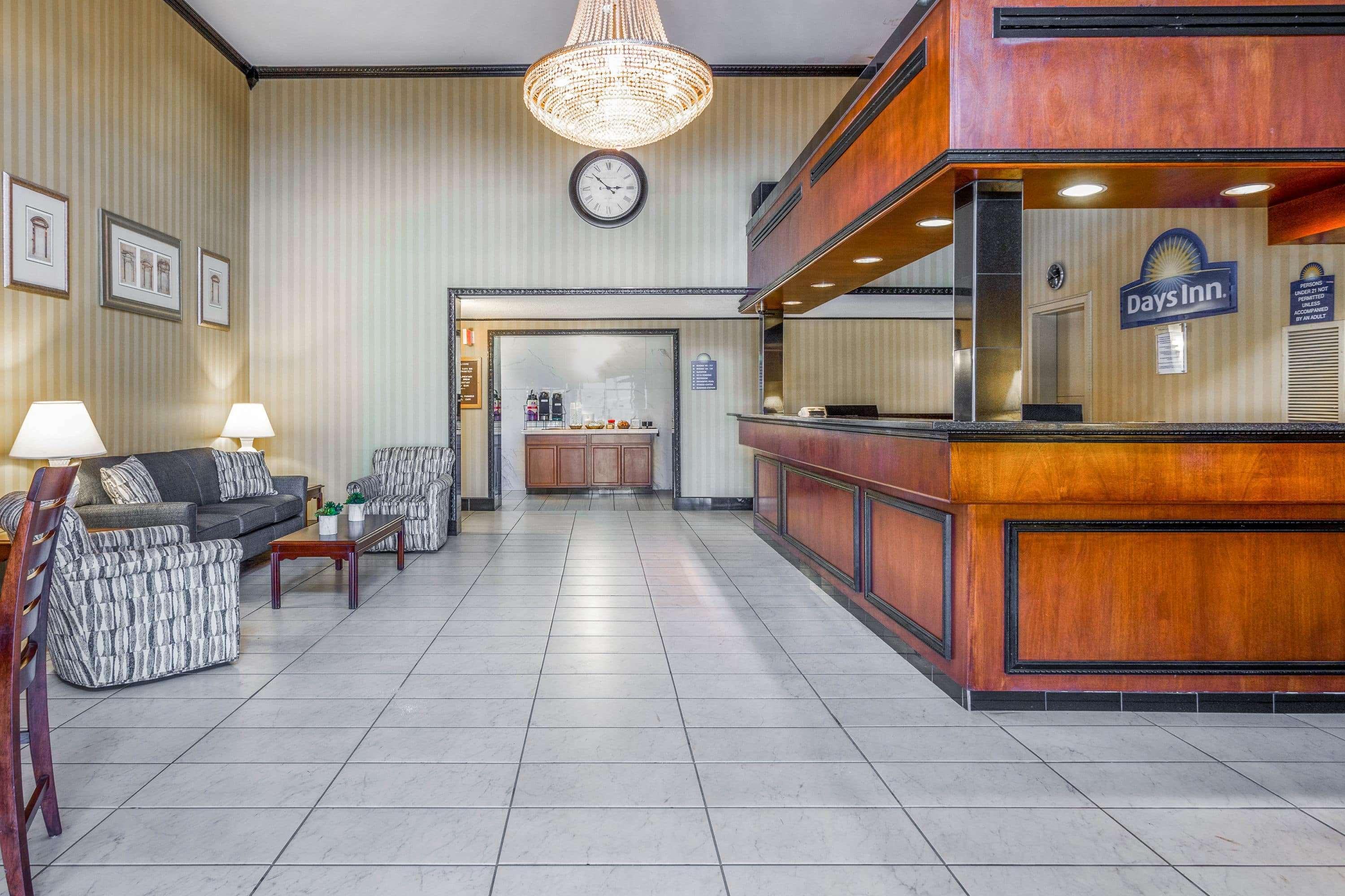 Days Inn By Wyndham Westminster Dış mekan fotoğraf